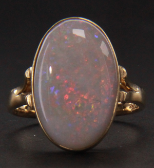 18 Karat Yellow Gold Crystal Opal Ring 020848
