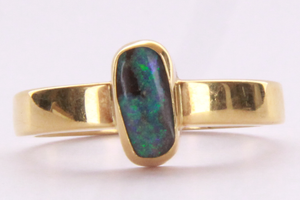 18 Karat Yellow Gold Boulder Opal Ring 030002