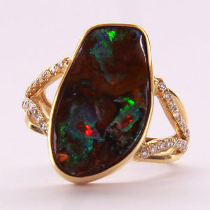 18 Karat Yellow Gold Boulder Opal Ring 030184
