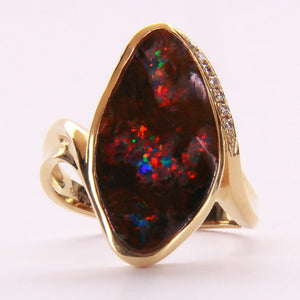 18 Karat Yellow Gold Boulder Opal Ring 030189
