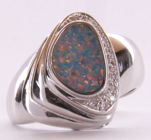 14 Karat White Gold Doublet Opal Ring 050017