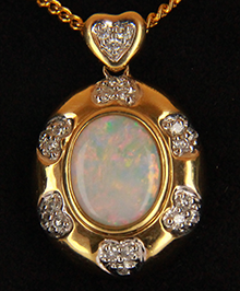 14 Carat Yellow Gold Crystal Opal Pendant 180192